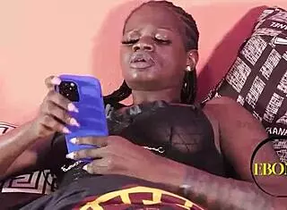 Slim-waisted ebony princess worships delivery boy's cock with horny ass bounce