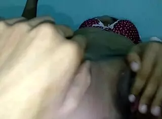 Tight shaved pussy creampie 😍 wet amateur fun!