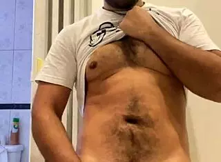 solo babe fingers shaved pussy to squirting orgasm