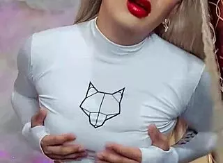 hermosa transsexual blanca nieves captivates with her stunning crossdressing beauty and charm