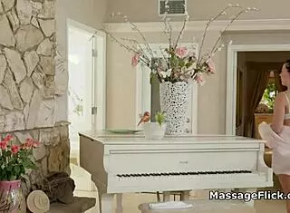 wanna drill these oiled masseuses right after shower steam?