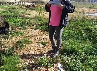 KINKY NIPPLERINGLOVER FLASHES PIERCED NIPS PUSSY ASS PUBLIC!