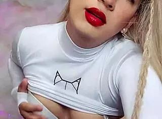 hermosa transsexual blanca nieves captivates with her stunning crossdressing beauty and charm