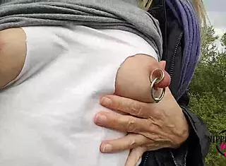 KINKY NIPPLERINGLOVER FLASHES PIERCED NIPS PUSSY ASS PUBLIC!