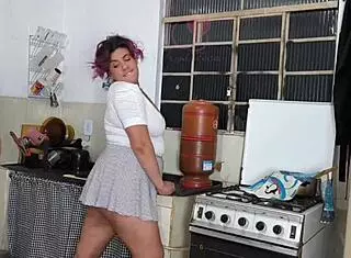 friend sneaks sink fuck during dishwashing chore