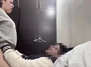 flaca caliente me monta la verga sin condon hasta romperla ughh 😩🍆