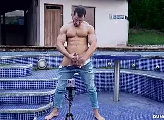 mei cornejo spots intruder at her pool sparking wild live stream fun