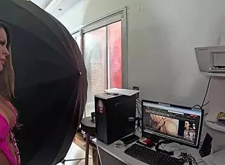 cleo cadillac bares shaved pussy for first time clit fisting and cunilingus in shower