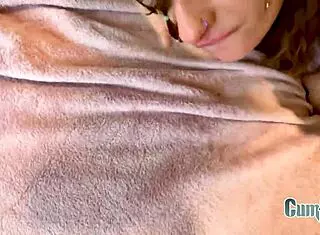 Young slut rides XXL monstercock anal in bedroom pizza style