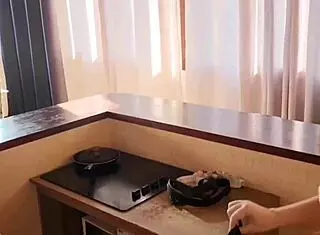 wife almost catches me eating brazilian amiga pussy kitchen flashing 😈👅💦