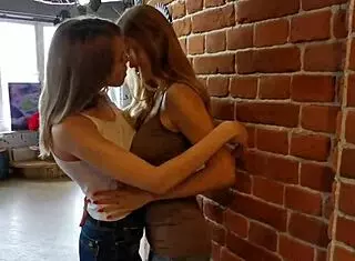 Lesbians Passionately Kiss Topless in Tight Jeans 60FPS