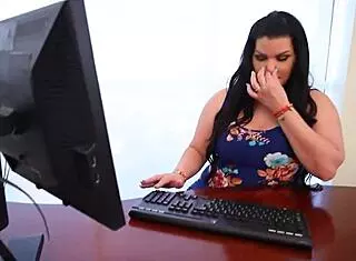 Maggie Green Sucks Angelina Castro's Giant Sex Toy Before Sex