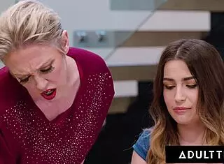 Chanel Camryn seduces stepmom Dee Williams pussy eating time 😋💦👅