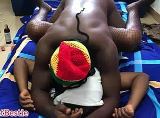 homemade couple drills deep missionary till she screams!