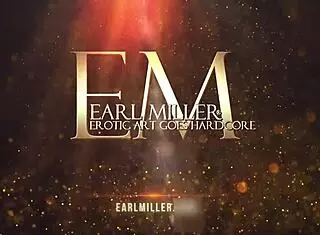 brunette babe kiera king stuffs dildo in shaved cunt backyard 😈🍆💦