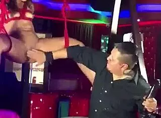 Mexican morrita squirts hard dancing toys on desk