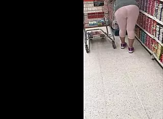 Ever seen Sofi Elizabb's pink leggings hug that milf ass?