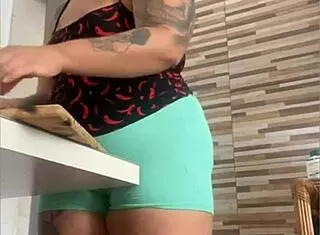 you won't believe this fat bbw's massively swollen pussy flash