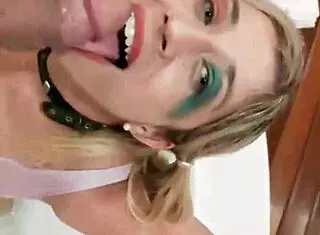 She slips it in her tight ass gives sloppy head then takes cumshot right in the eye