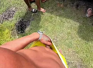 eu e meus amigos fudendo as latinas gostosas no mato selvagem