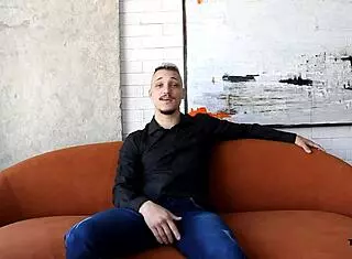 i teste the sofa with maravilhosa reh queen it felt great