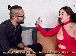 ¡Yo follo a la caliente abogada Sara rubia a perrito pa' dejar al cornudo!