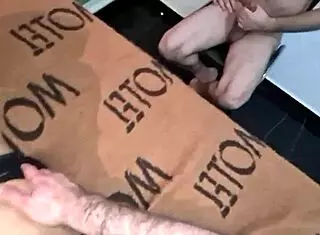 comer casada na frente do marido te deixa louco de tesao?