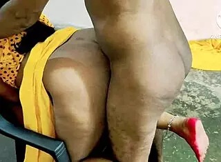 Desi bhabhi bends for rough neighbor pounding