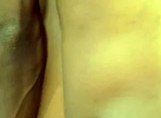 Naija black se fait squirter après défonçage BBC intense