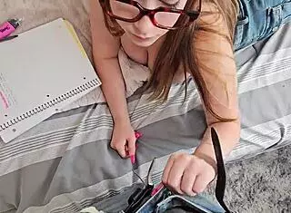 breeding my thick stepdaughter while mommy's at work??