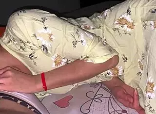 Bhabhi sneaks into my room... we share bed and fuck hard 😈🍆💦