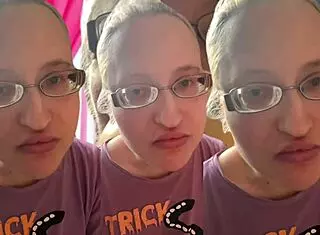 asmr bubble gum chewing sounds for headphones fetish fun