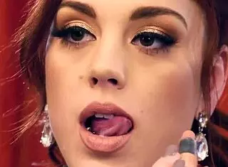 sleeping babes mary moody emily willis face sit in lesbian fantasy!