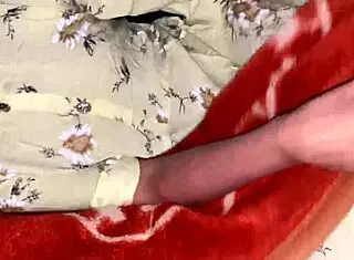 Bhabhi sneaks into my room... we share bed and fuck hard 😈🍆💦