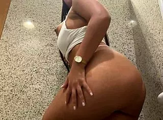 Couldn't hold back masturbating wet pussy in mall bathroom