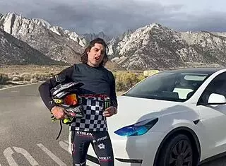 Shaved blonde babe's bubble butt pussy creampied by monster cock pov downhill!