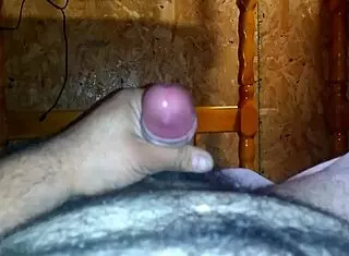 guy jerks off hard on the bed
