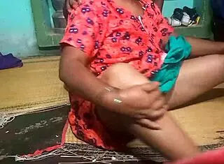 i fuck hot indian aunty with step boyfriend