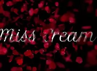 Pussy Flash! Slutty Teacher Fingers in Public Park - People Watch Misscreamy