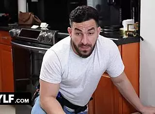 Bratty Australian babe Devyn demands urgent handyman microwave fix