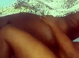 socando no cuzinho da preta safada gozando tudo dentro