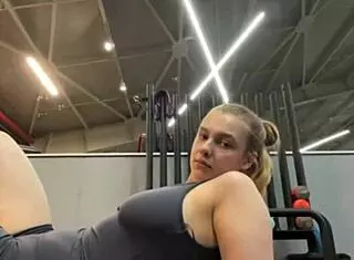 bbw squirts extreme dildo fucking wet pussy hardcore locker room quickie