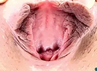 Huge toy hits her clit making mature asian cum fast then creampie?