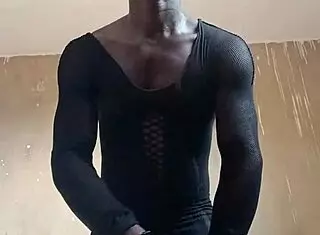 wanna watch kwameoppong65 shake her monster cock in that hot 18+ dance?