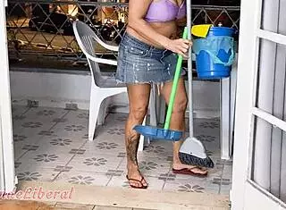 hotel maid jumps guest for wild fuck lobo italiano trailer