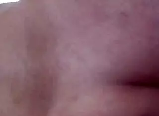 puta gemendo na rola com dedo no cuzinho 😈🍑🔥