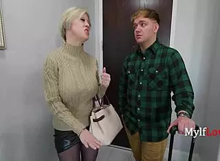 Oops family trip turns taboo when Dee Williams rips clothes for mommy bed share 😏🔥💦