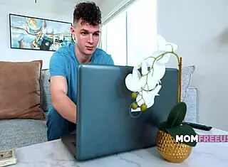 Sadie Rose Barters Bimbo Boobs for Freeuse Data Extraction