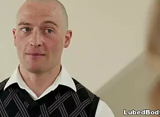 Quinn Wilde Oils Tits in Nuru Massage Roleplay