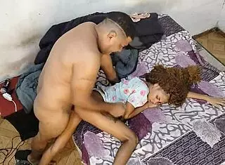 ei novinha fode anal com padrasto do namorado?